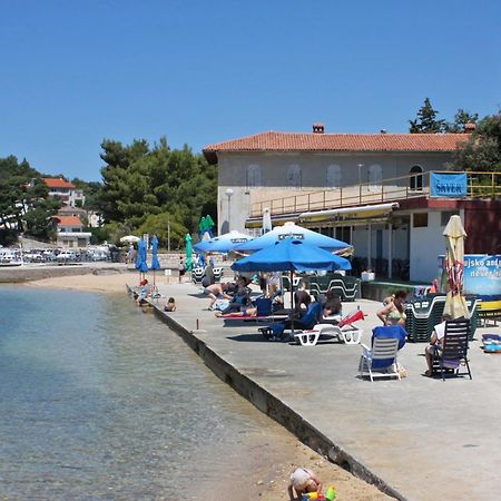 Apartments And Rooms By The Sea Palit, Rab - 5044 外观 照片